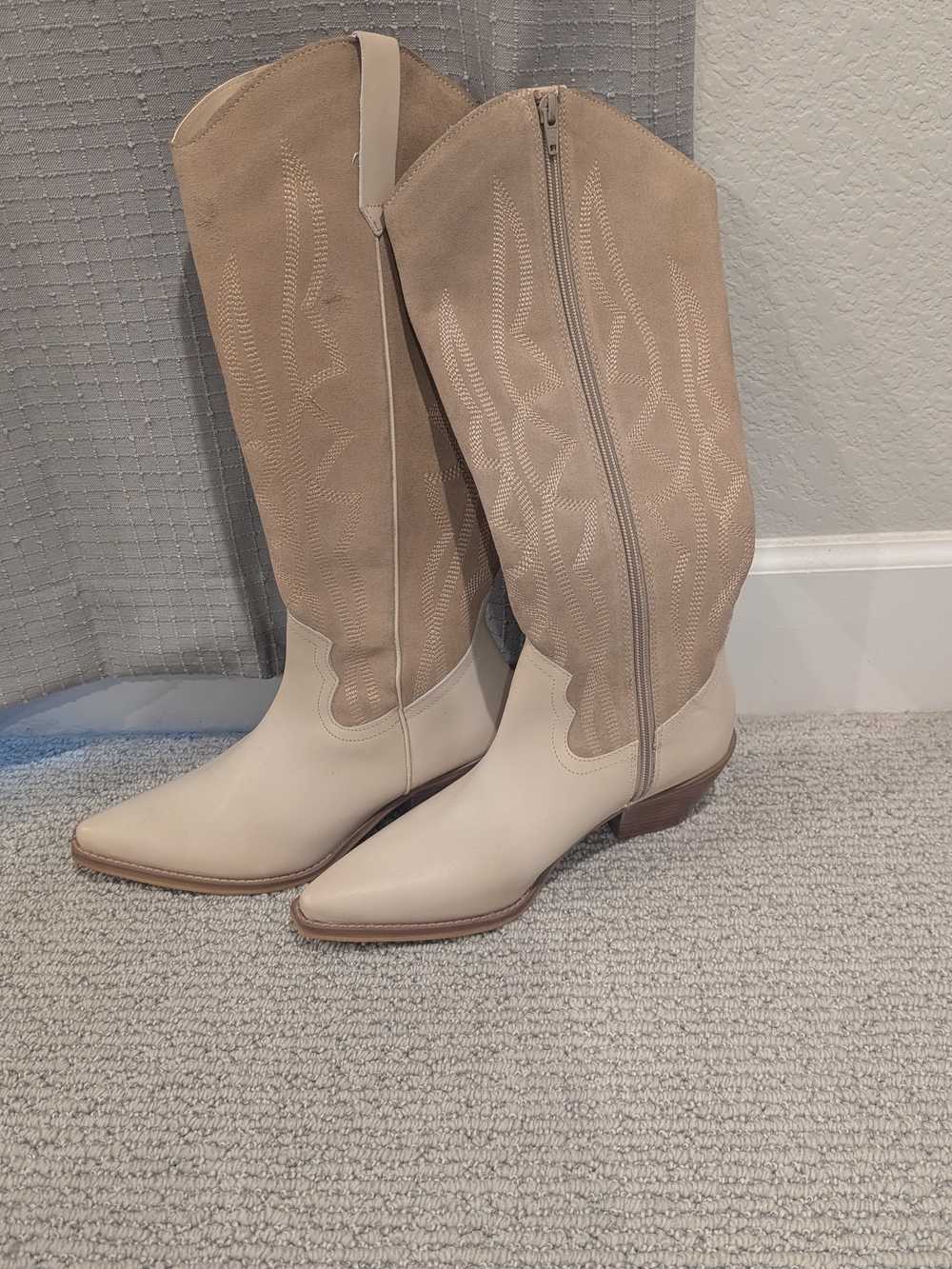 Classic Women's Tall Western Boots in Beige